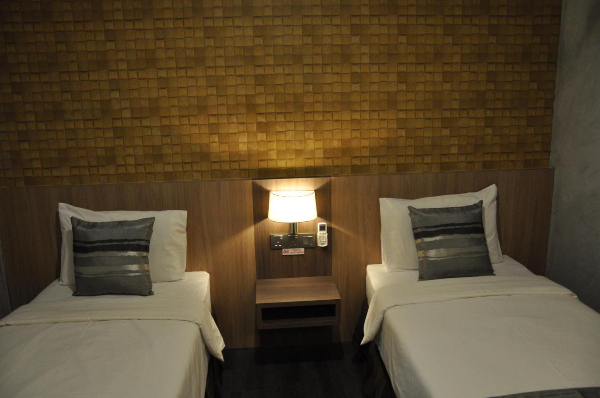 Valya Hotel, Ipoh Exterior photo